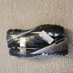 Brand new men's soccer cleats